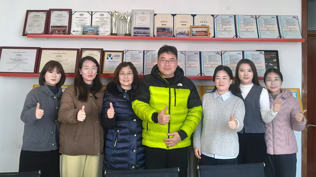 Vegetable and meat processing equipment workers